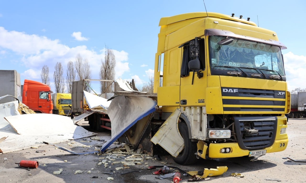 У Дергачах на Харківщині дрони вдарили по цивільному підприємству: є поранені